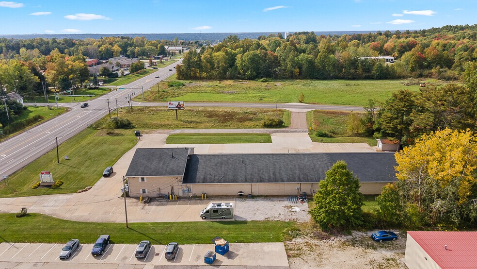 More Photos Of 2425 Medina Rd, Medina Office For Lease