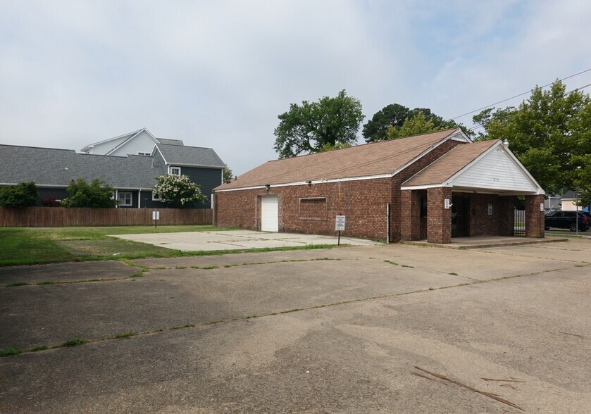 Primary Photo Of 213 Buckroe Ave, Hampton Convenience Store For Sale