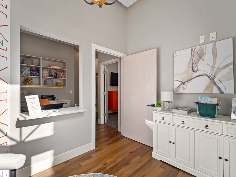 More Photos Of 3976 Destination Dr, Osprey Storefront For Sale