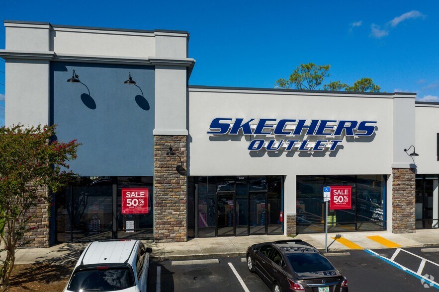 More Photos Of 9400 Arlington Expy, Jacksonville Unknown For Lease