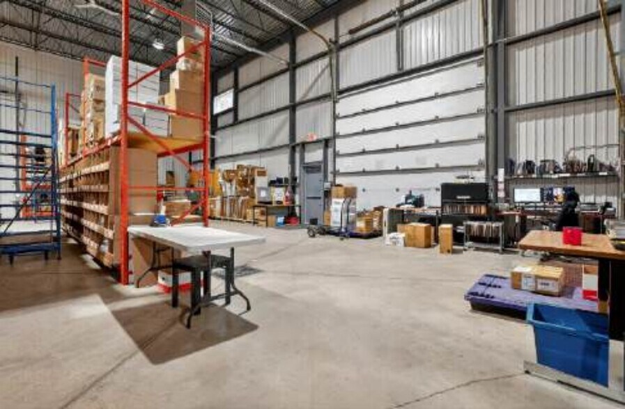 More Photos Of 261 Rue Brossard, Delson Warehouse For Sale