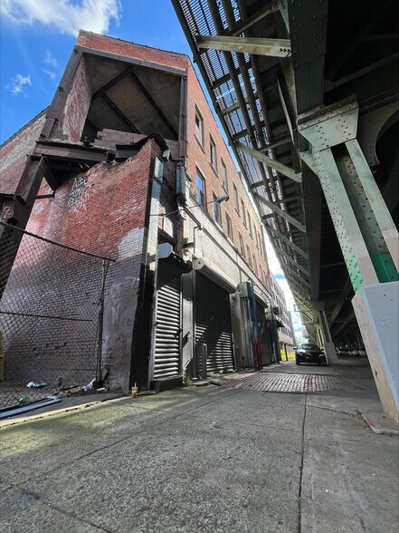 Primary Photo Of 967-973 N 9th St, Philadelphia Warehouse For Sale