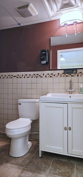 More Photos Of 101 Elm Ave, Louisa General Retail For Lease