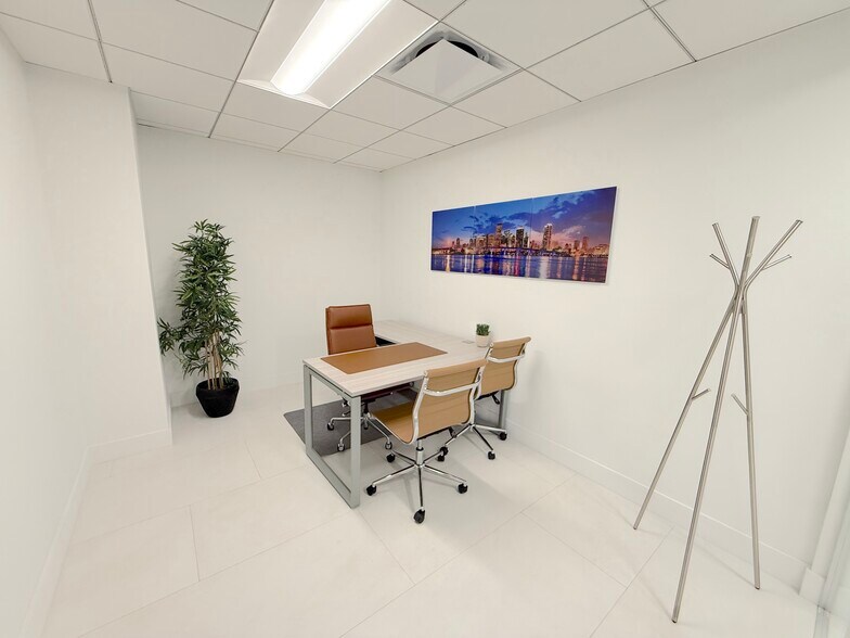 More Photos Of 1000 Brickell Ave, Miami Office For Lease