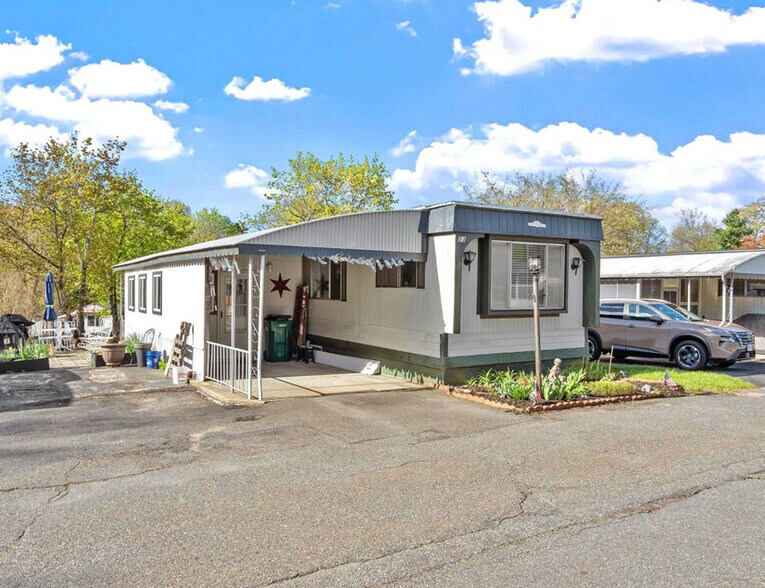 More Photos Of 1237 Central St, Leominster Multifamily For Sale