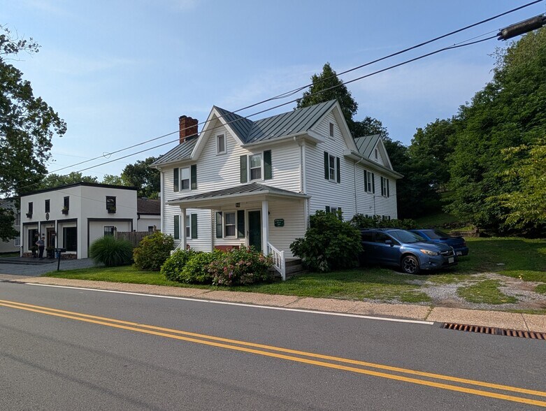 More Photos Of 16 Main St, Sperryville Apartments For Sale