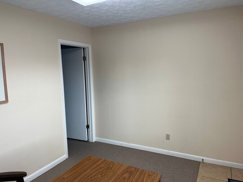 More Photos Of 5807 Macy Ave, Jacksonville Office For Lease