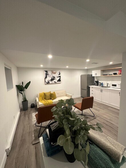 More Photos Of 66 Wellington St S, Hamilton Apartments For Sale