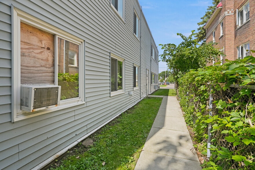 More Photos Of 394 Pierce St, Saint Paul Apartments For Sale