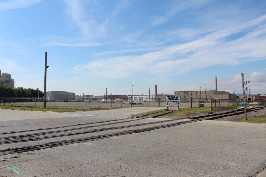 More Photos Of State and 9th St, Green Bay Land For Lease