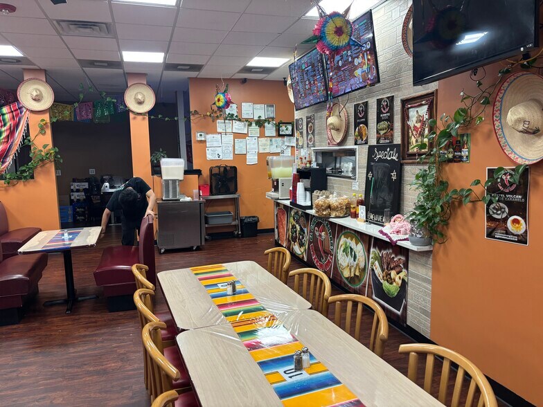 More Photos Of 410 E South St, Plano Convenience Store For Sale
