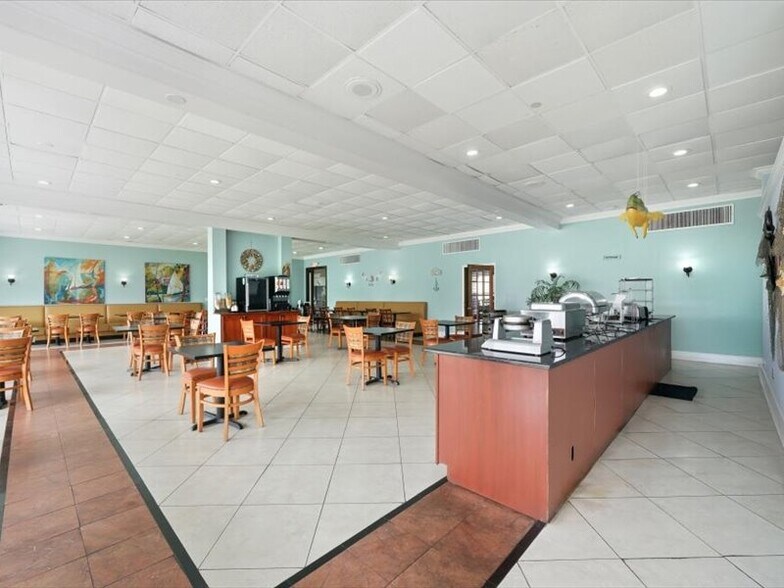 More Photos Of 8797 20th St, Vero Beach Hotel For Sale