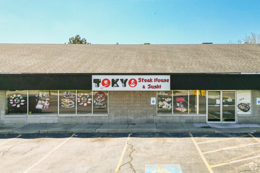 More Photos Of 309-337 Alexis Rd, Toledo General Retail For Sale