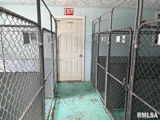More Photos Of 3014 S Illinois Ave, Carbondale Veterinarian Kennel For Sale