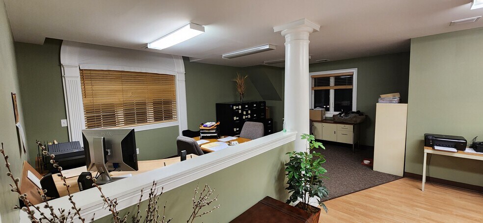 More Photos Of 24 Straitsville Rd, Prospect Showroom For Sale