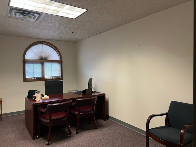 More Photos Of 625 Wolcott St, Waterbury Unknown For Lease