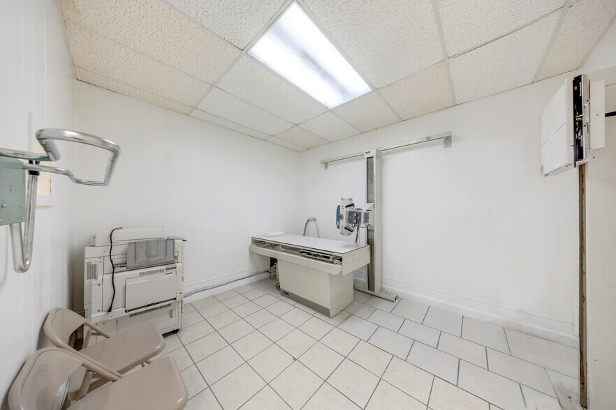 More Photos Of 700 E 1st Ave, Hialeah Medical For Lease