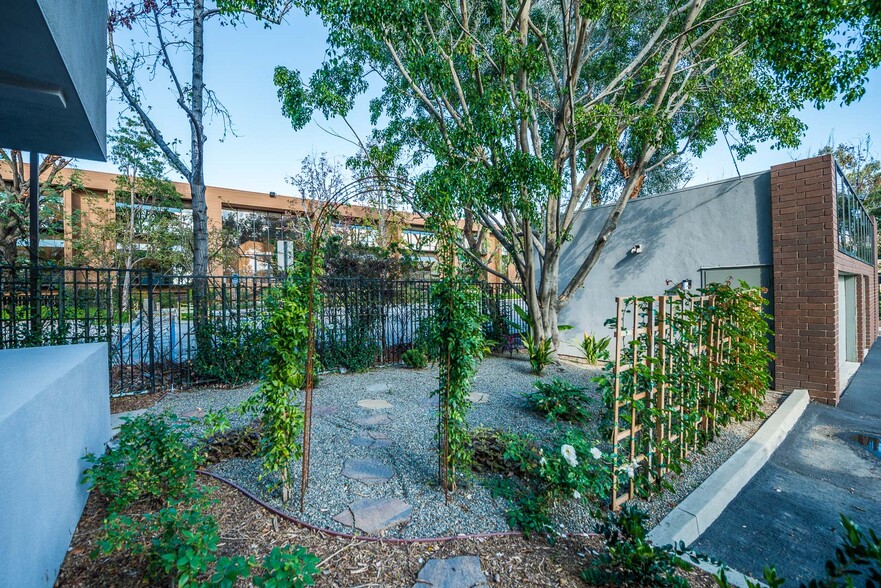 More Photos Of 1301 E Orangewood Ave, Anaheim Office For Sale