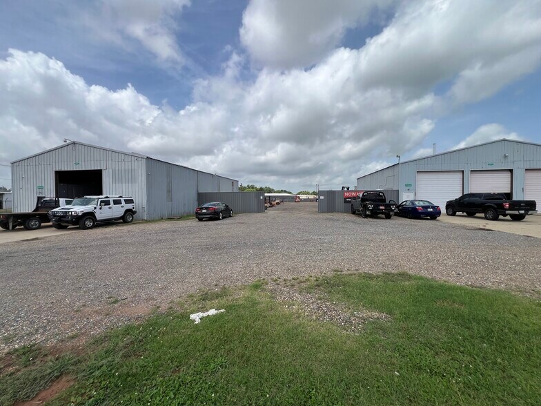 More Photos Of 1605 Swan Lake Rd, Bossier City Manufacturing For Sale