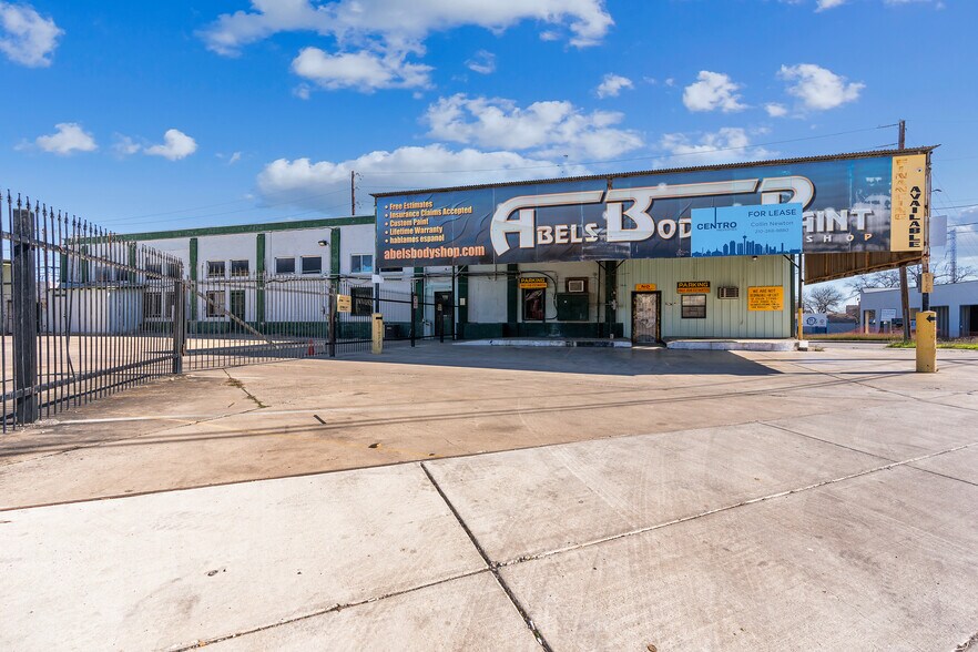 More Photos Of 103 Blanco Rd, San Antonio Auto Repair For Lease
