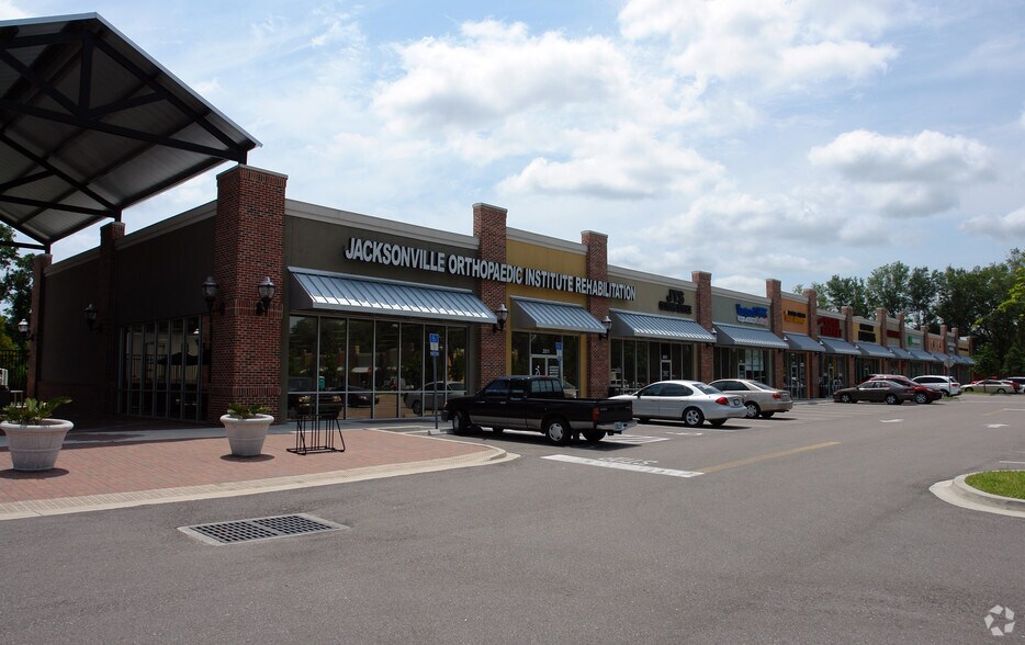 More Photos Of 12961 N Main St, Jacksonville Unknown For Lease