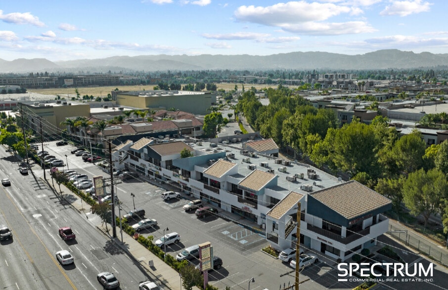 More Photos Of 21101-21163 Victory Blvd, Canoga Park Storefront Retail Office For Lease