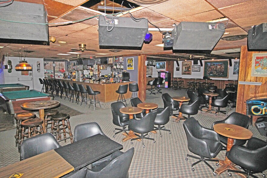 More Photos Of 3812 Farnam St, Omaha General Retail For Sale