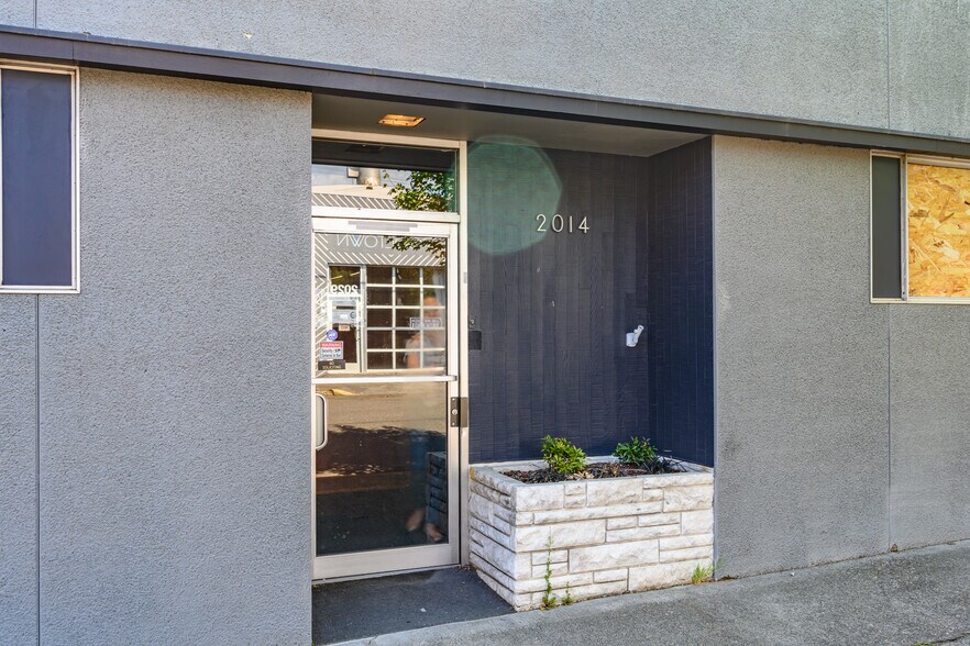 More Photos Of 2014 SE 9th Ave, Portland Warehouse For Sale