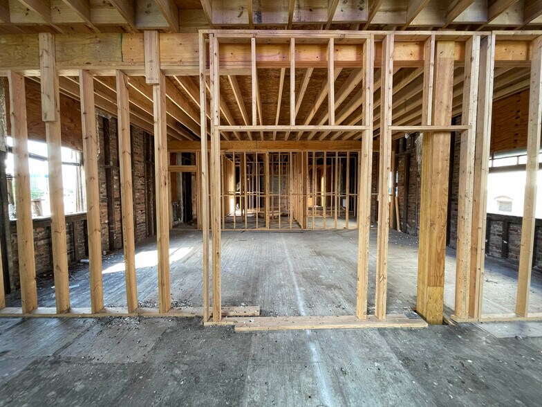 More Photos Of 4 N Broadway, Baltimore Specialty For Sale