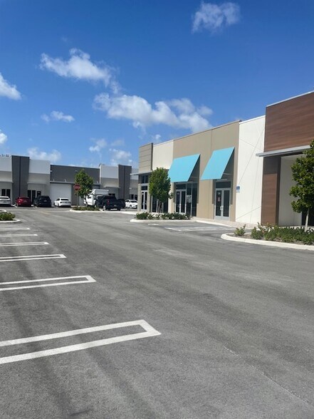 More Photos Of 10890 NW 17th St, Doral Storefront Retail Office For Sale