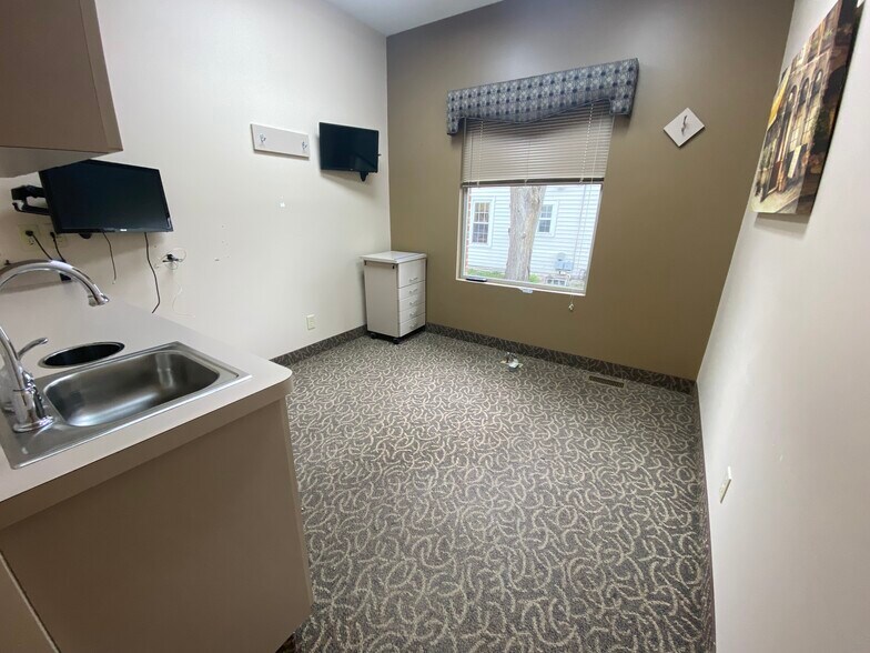 More Photos Of 3060 Baker Rd, Dexter Medical For Sale