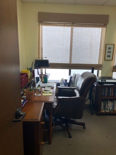 More Photos Of 1220-1244 University Dr, Menlo Park Medical For Lease