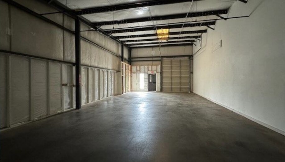 More Photos Of 5119 Highway 278 NW, Covington Auto Repair For Lease