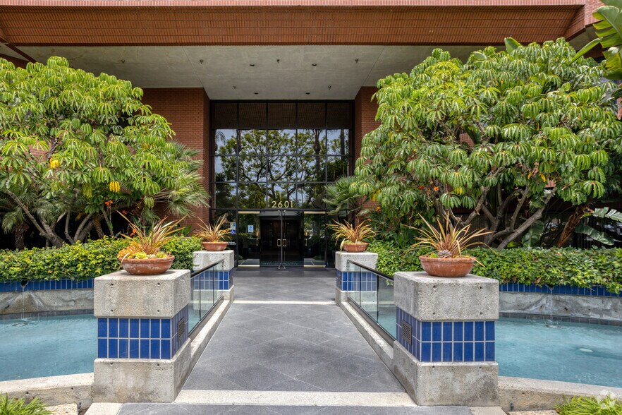 More Photos Of 2501-2685 Pacific Coast Hwy, Torrance Unknown For Lease