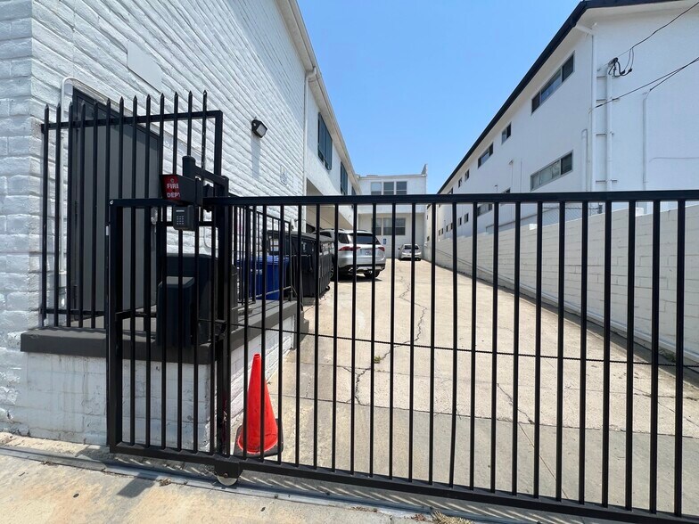 More Photos Of 3930 Oregon St, San Diego Office For Lease