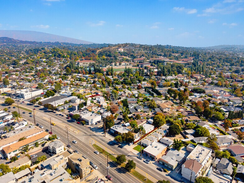 More Photos Of 4546 Eagle Rock Blvd, Los Angeles Apartments For Sale