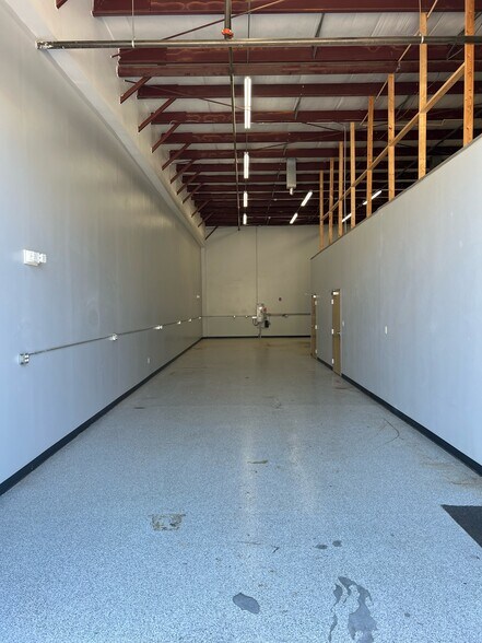 More Photos Of 7270 114th Ave, Largo Distribution For Sale