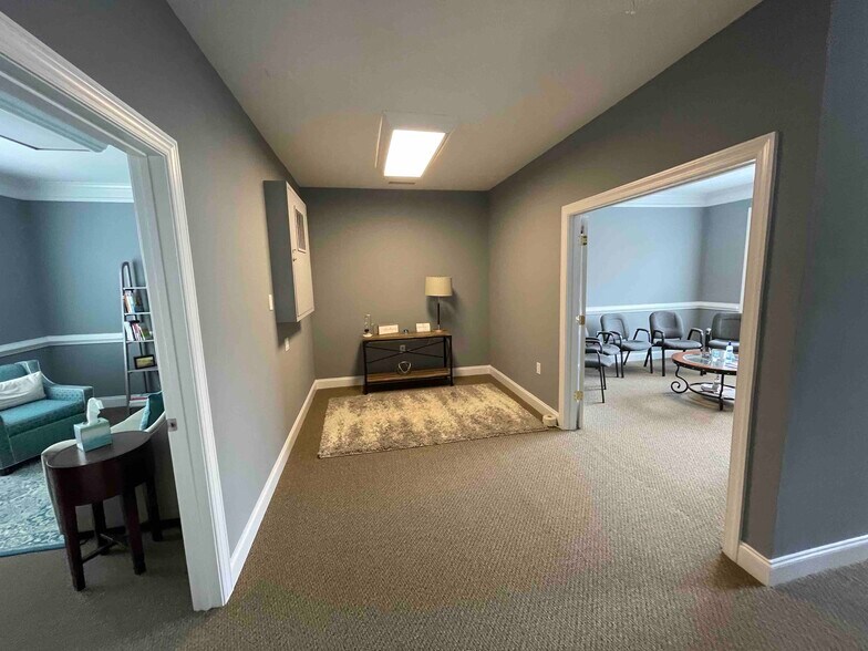 More Photos Of 3950 Cobb Pky NW, Acworth Office For Lease