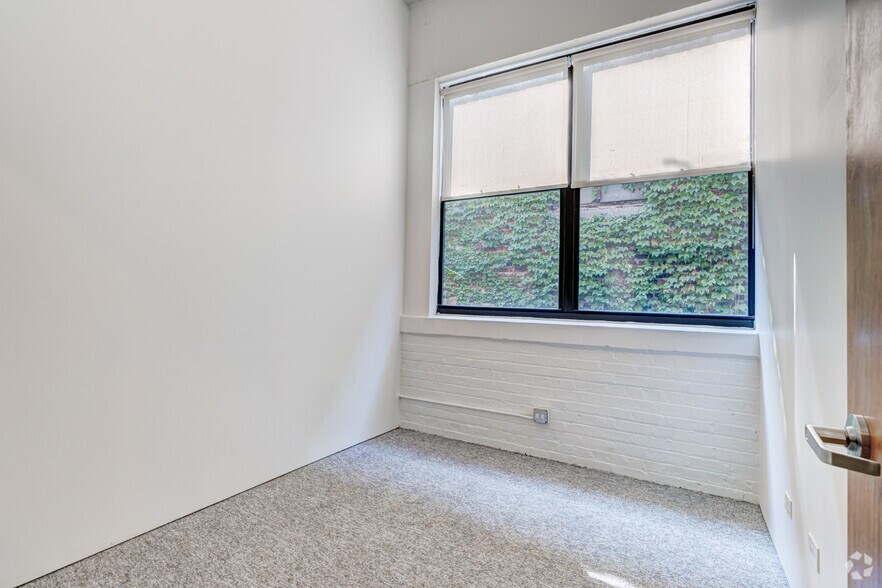 More Photos Of 3520 S Morgan St, Chicago Loft Creative Space For Lease