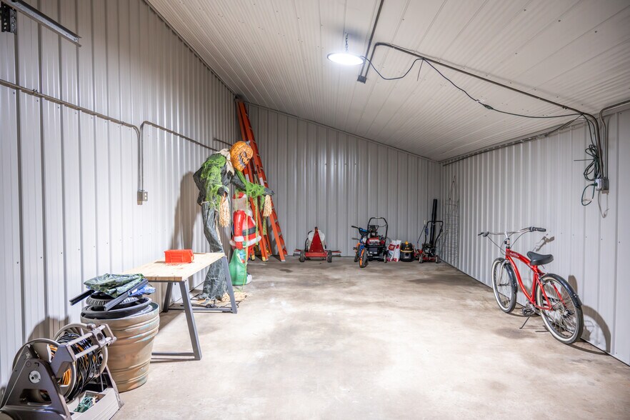 More Photos Of 190 Prospect Ave, Mauston Auto Repair For Sale