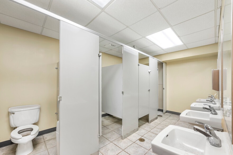 More Photos Of 1255 Engle St, Huntington Light Distribution For Sale