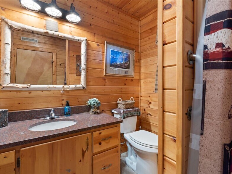 More Photos Of 21998 Lasalle Ave NW, Puposky Specialty For Sale