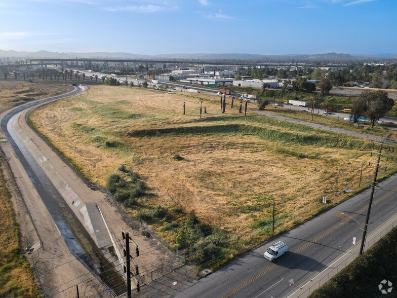 More Photos Of N Orange St, Riverside Unknown For Lease