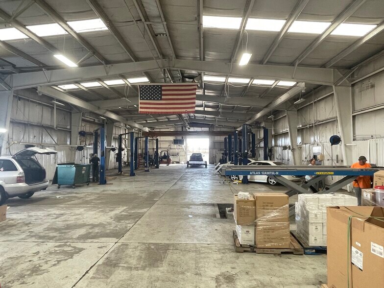 More Photos Of 9906 E 55th Pl, Tulsa Industrial For Lease