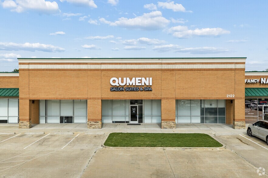 More Photos Of 2122 Rufe Snow Dr, Keller Storefront For Sale