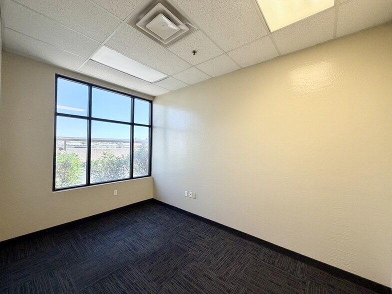 More Photos Of 428 S Gilbert Rd, Gilbert Office For Lease