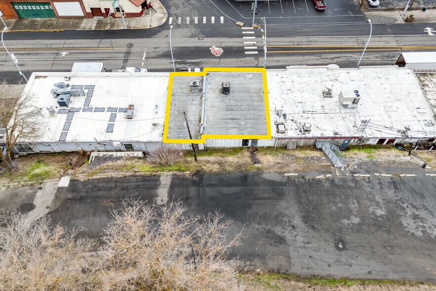 More Photos Of 195 S Grand Ave, Pullman Industrial For Sale