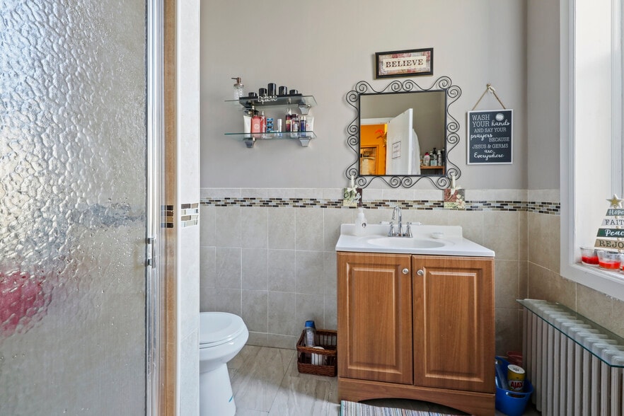 More Photos Of 7202 Myrtle Ave, Glendale Lodge Meeting Hall For Sale