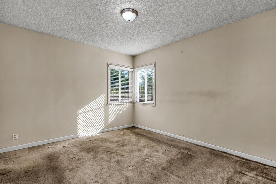 More Photos Of 2402 Marine Ave, Gardena Storefront For Sale