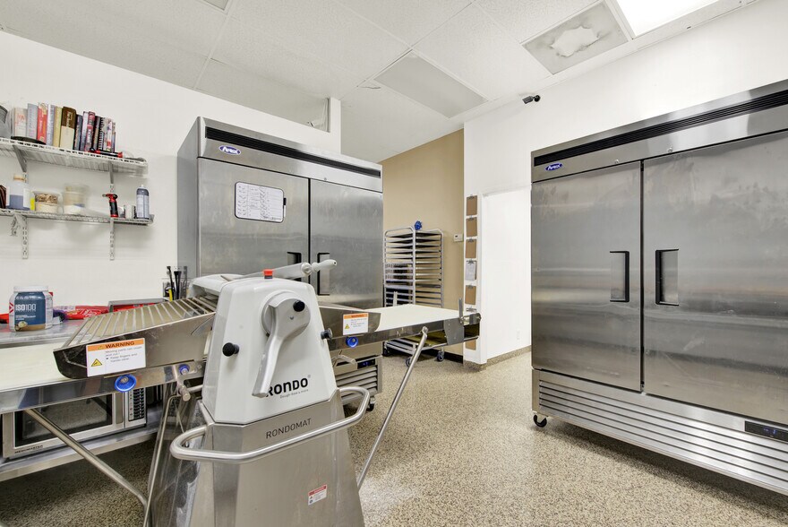 More Photos Of 830 Main St, Red Bluff Freestanding For Sale